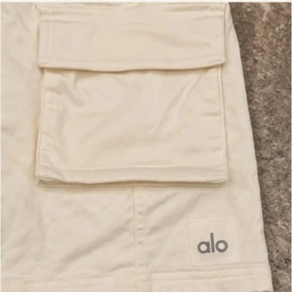ALO Yoga - Night Out Cargo Skirt